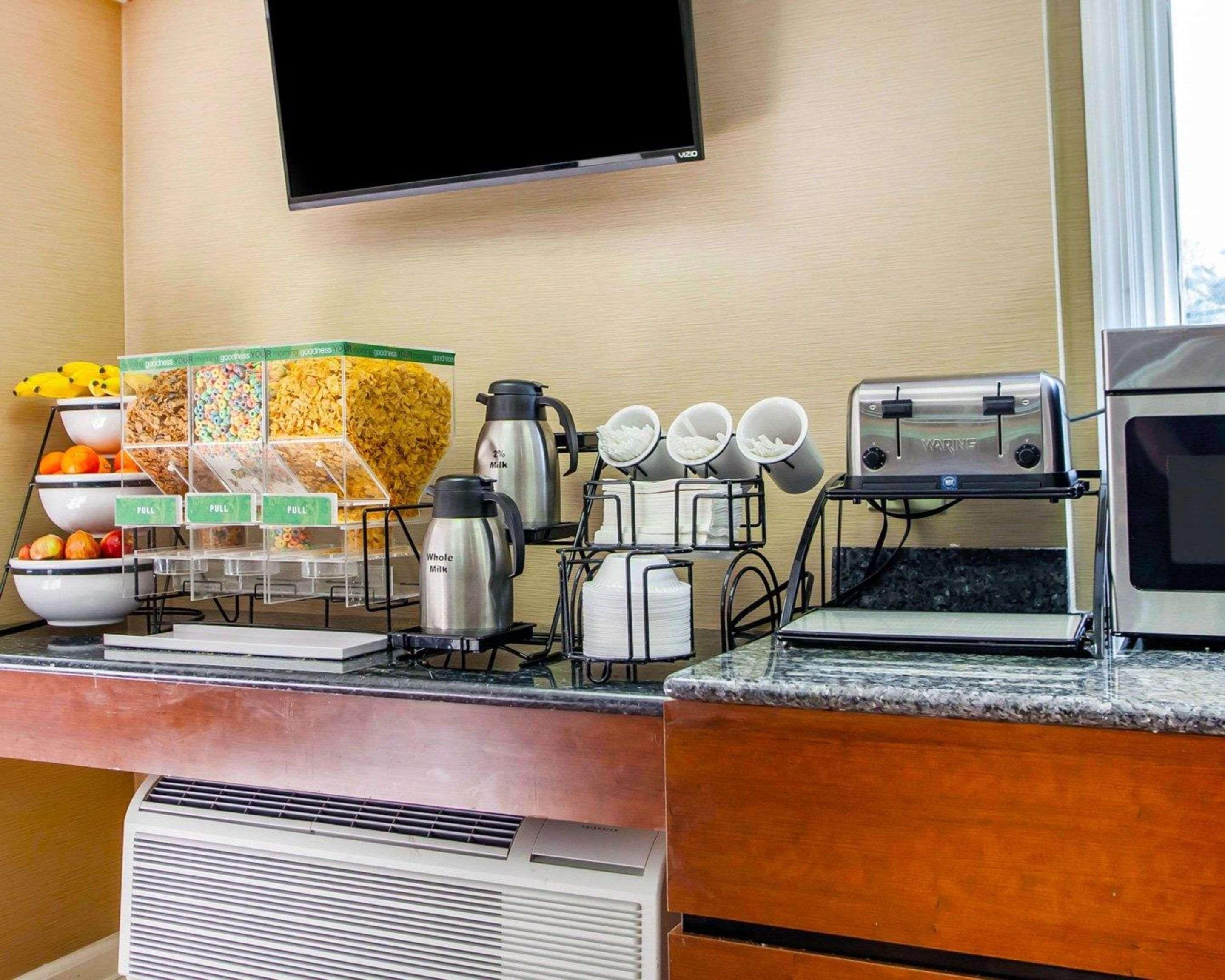 Comfort Inn Edison - New Brunswick Екстер'єр фото